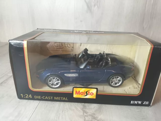 1:24 Maisto BMW Z8 LHD Convertible Blue. Boxed.