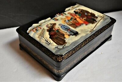 Scenic Snowy Village Lacquer BOX Hand Painted Russian Fedoskino golds coppers