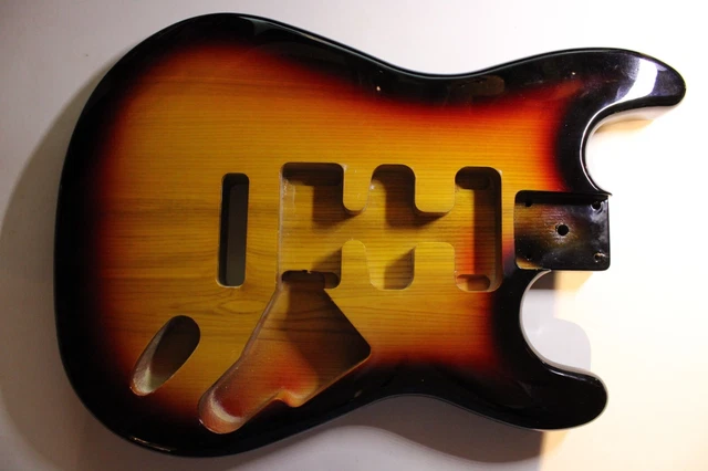 Strat Swamp ash Sunburst Tremolo TOP Gitarrenbau Body Korpus TMG 2,6 Kg