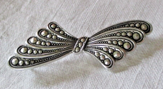 Broche art deco fine au style ancien en argent et Agate I Cocktails Paris 6e – Bijoux Cocktails