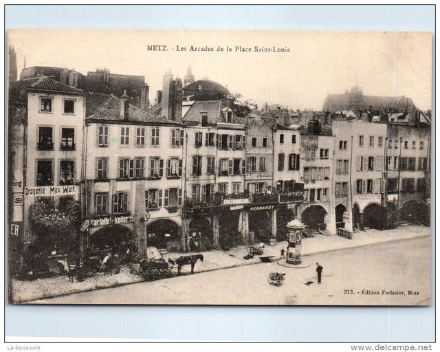 57 METZ - les arcades de la place saint louis ---