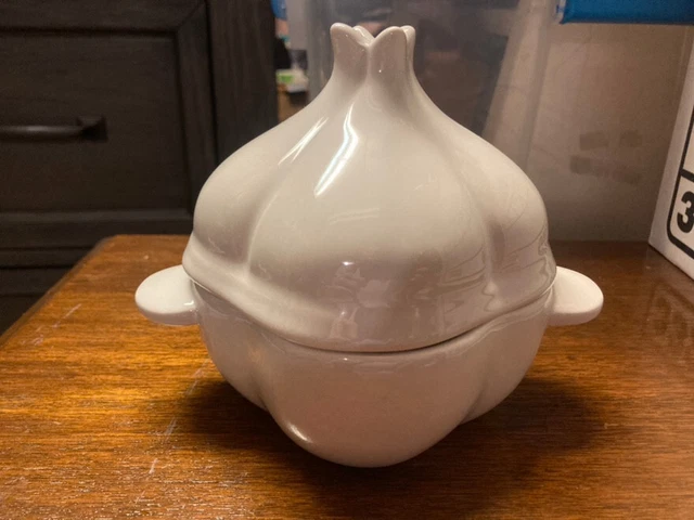 Martha Stewart Collection Ceramic Garlic 9.5 oz Cocotte Casserole Dish