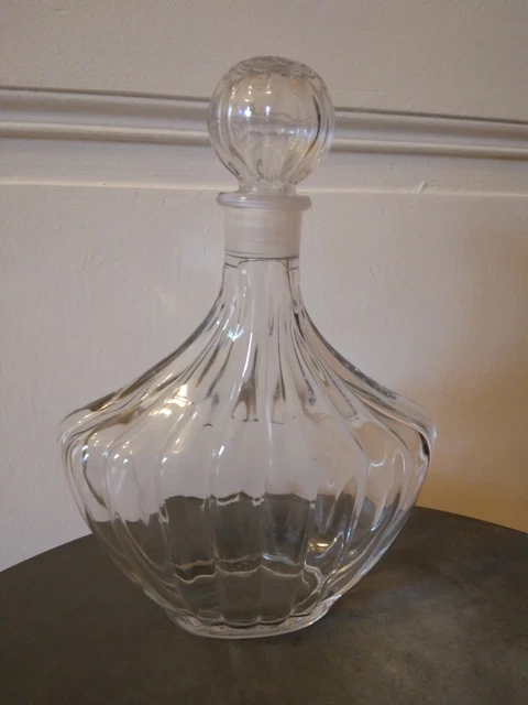 Carafe en verre avec bouchon
