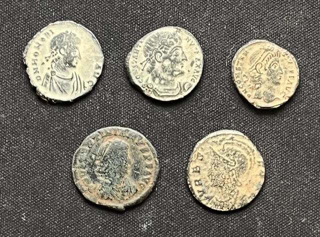 Lot de 5 monnaies romaines du 4ème siècle (3a)