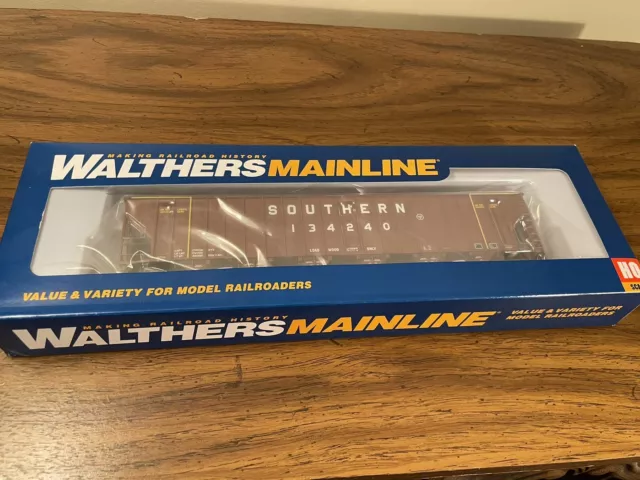 Walthers HO Mainline Greenville 7,000 Cu Ft Wood Chip Hopper Southern 134240