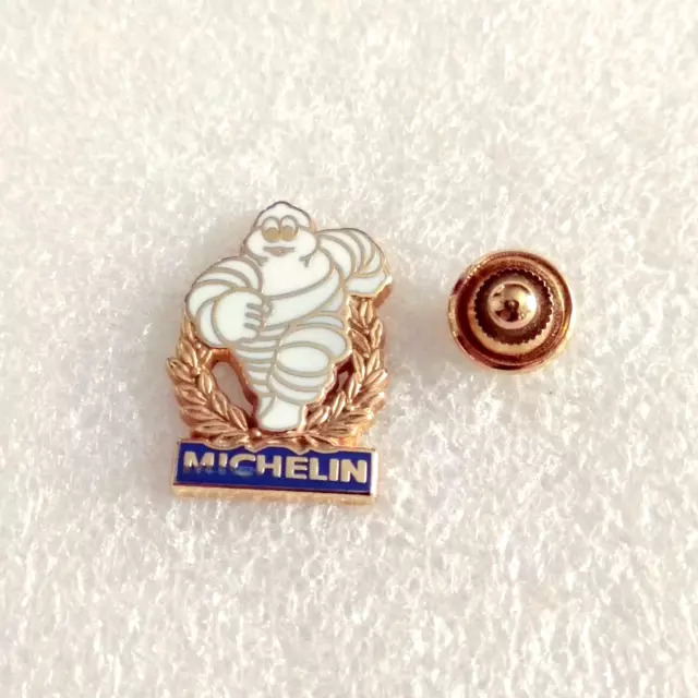 Pin's lapel pin pins PNEU PNEUMATIQUE MICHELIN BIBENDUM LAURIER ZAMAC ARTHUS