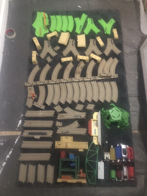 MATTEL CLASSIC TRACKMASTER Thomas & Friends Track And Trains Bundle £28 ...