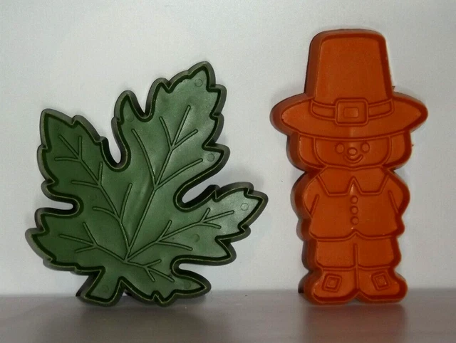 Hallmark Vintage Cookie Cutters Thanksgiving - Maple Leaf Pilgrim Boy