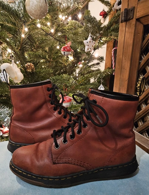 DR MARTENS NEWTON 8 Eye Leather Lite Boots Red Burgundy Women s