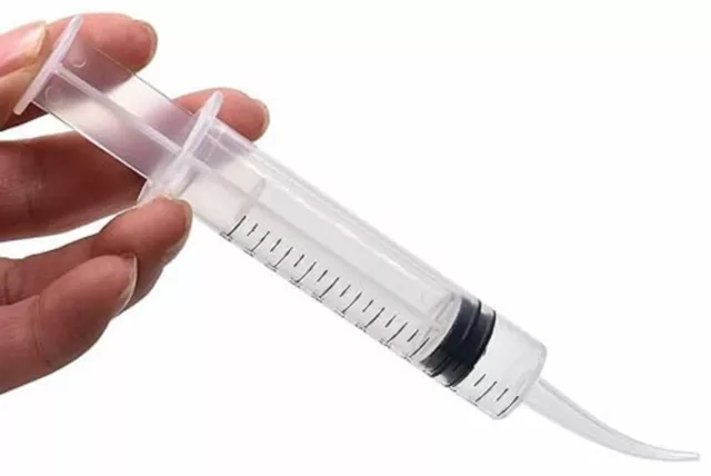 Disposable 12cc Irrigation Syringe with Curved Tip Dental Syringe for Oral Care