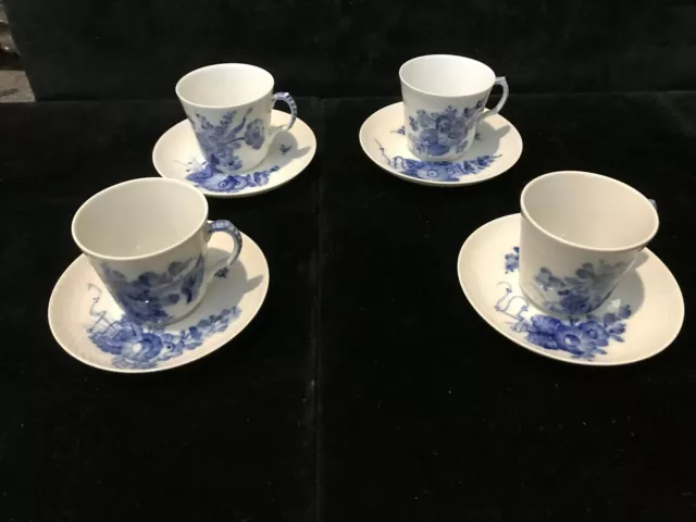 4 Porcellana Cucchiaini + Piattini Royal Copenhagen Blu Fiore Liscio 1. Wahl