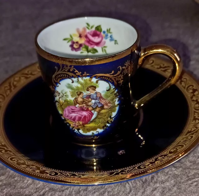 Petite Tasse Sous Tasse Porcelaine De Limoges bleu et incrustation or véritable