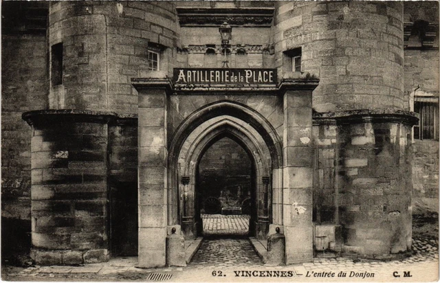 CPA Vincennes Entree du Donjon (1347002)