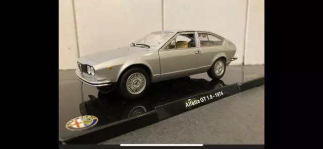 Alfa Romeo Alfetta Gt Coupe 1/24 Leo Models Neu+Ovp !!!