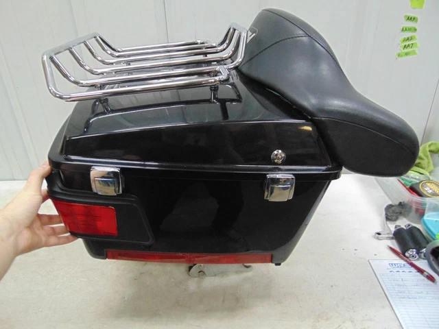 Harley Davidson Vivid Black King Tour Pak with King Tour Pak Brake/Taillight