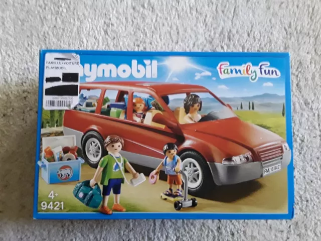 Famille avec Voiture - Playmobil dans la ville 9421