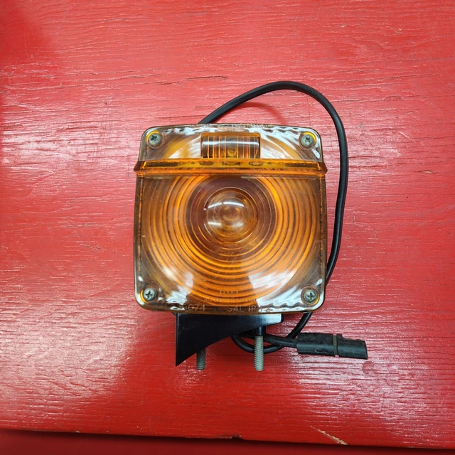 Signal-Stat 4852 Dual Turn Lamp Emergency Light Right Side Marker Red and Amber