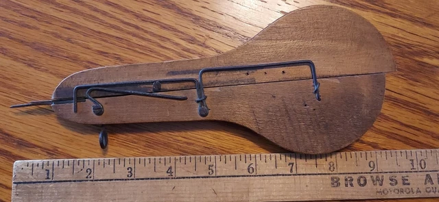 Herramienta de enganche antigua de colección con aguja deslizante perforadora de madera