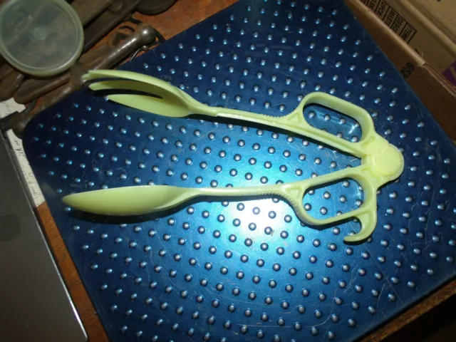 Vintage Tupperware Salad Tongs Yellow Pastel 1954  #113-2 Tupper Corp. USA