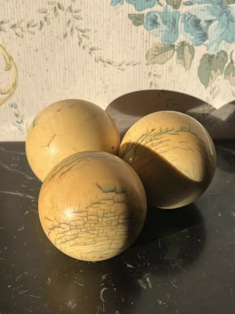 Lot De 3 Boules De Billard Époque XIXe Ou Plus Anciennes