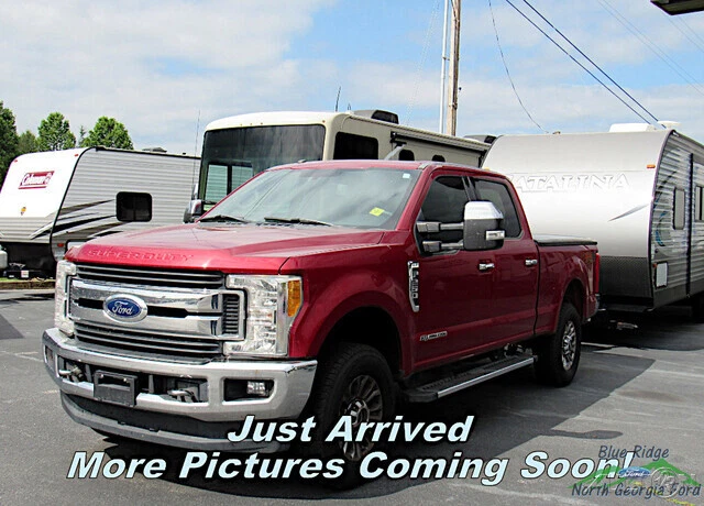 2017 Ford F-350 Lariat 4WD Crew Cab 6.75' Box w/6.7L Diesel V8