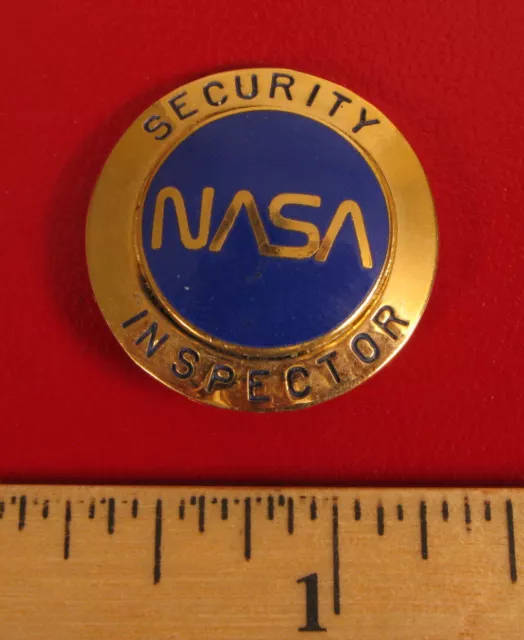 Vintage Obsolete Nasa Security Inspector Officer Guard Enamel Badge Pin Rare !!