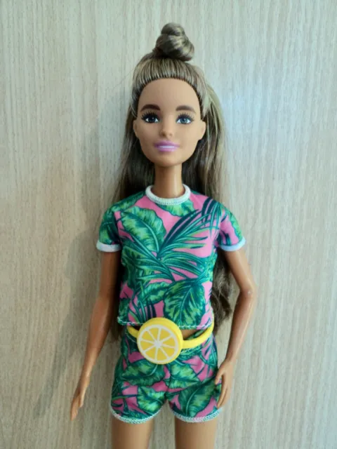 Barbie. Lovely "Tropical "Fashionistas Doll in Shorts, Top, Waistbag and Shoes