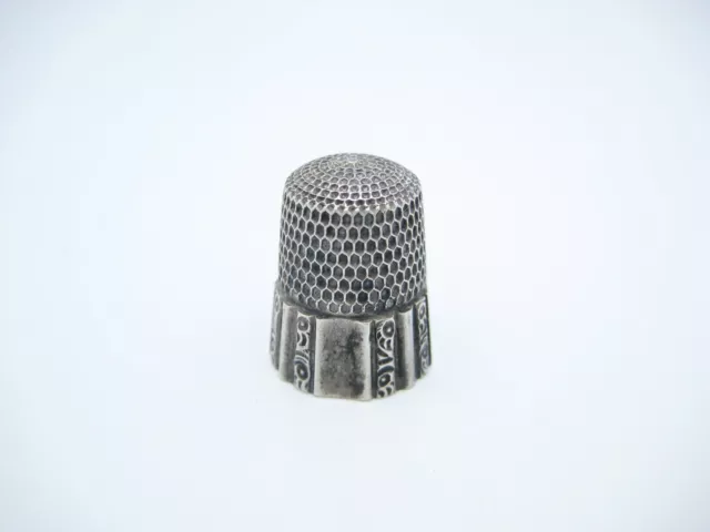 Simons Brothers Antique Sterling Silver Etched Pattern Sewing Thimble Size 8