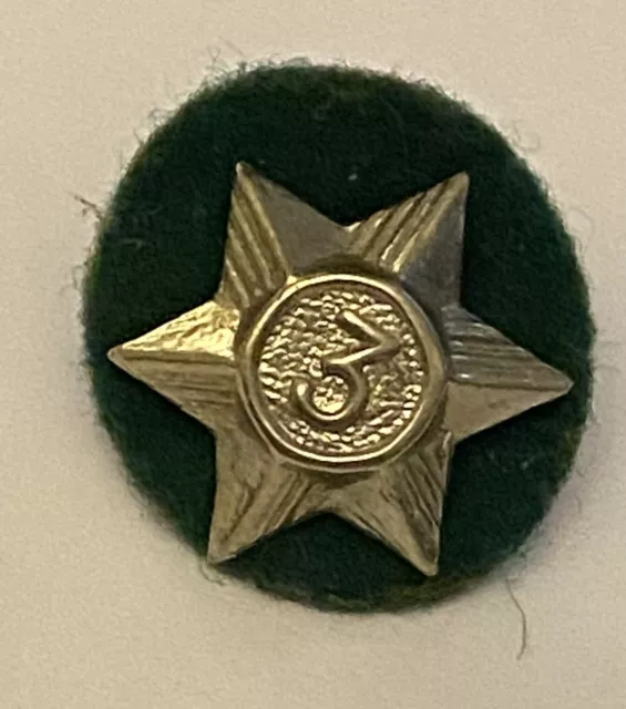 Vintage UK Boy Scout Cubs1960's 3 Year Service Star Silver Metal on Green Felt
