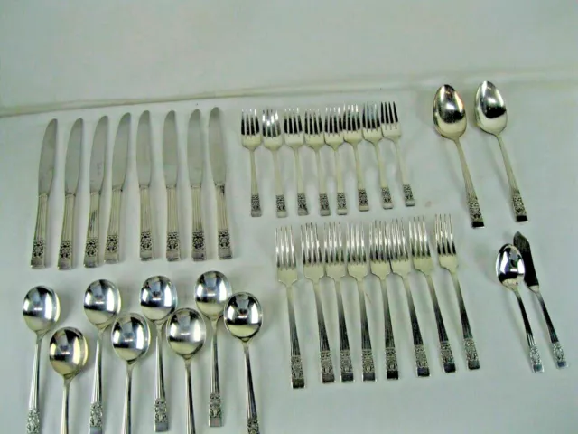 VINTAGE COMMUNITY  36 pc  SILVER PLATED HAMPTON COURT  DINNER Flatware