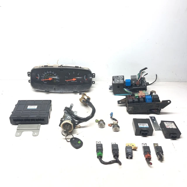 Siège Arrière D'occasion Pour Mitsubishi L200 K74T - Pièce D'origine MR644396 - Année 2003