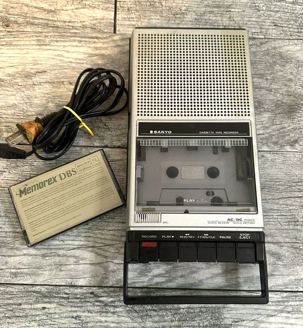 SANYO SLIM 4 Portable Compact Cassette Player Recorder Tested Works