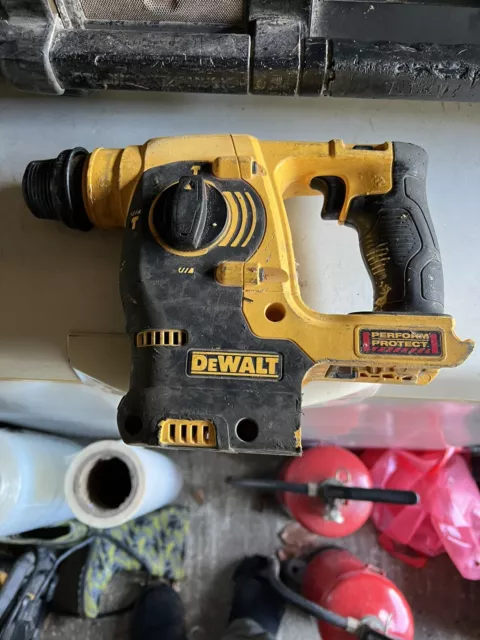 Dewalt DCH273 18V Cordless SDS Rotary Hammer with 4AH battery and charger