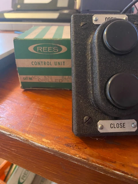 Rees 579 Black  Pushbutton Switch Drilled (Bs-143)