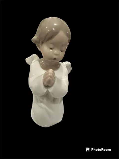 Lladro  Angel Praying 04538, 1990, Handmade in Spain