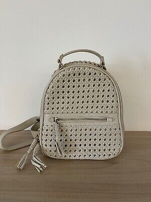 worship shop glass ZARA BORSA ZAINETTO zaino ZARA beige bianco con zip e tasca interna EUR 15,00 - PicClick IT worship shop glass ZARA BORSA ZAINETTO zaino ZARA beige bianco con zip e tasca interna EUR 15,00 - PicClick IT