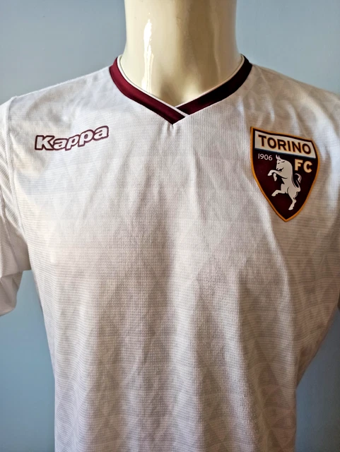 Profondamente Torino: la nuova Maglia Away 2025/26 del Toro 🤎 Bianca come la tradizione, attraversata