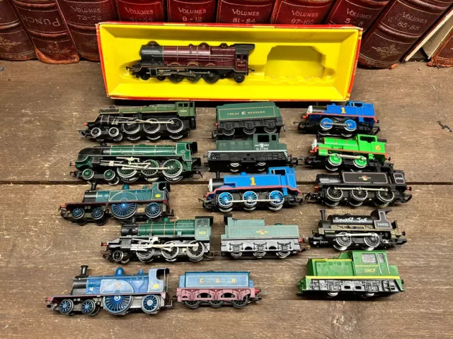 Job Lot Of Mixed OO Gauge Railway Locomotives - Hornby, Triang Etc. Model Trains