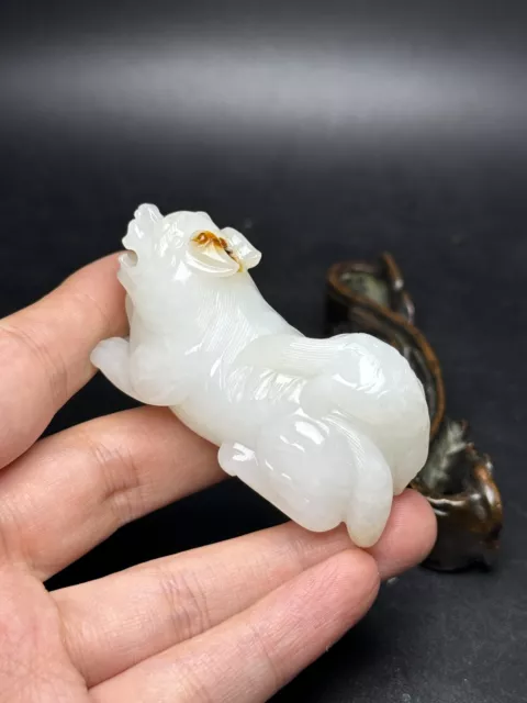 Chinese Exquisite Handmade Lion Carving Hetian Jade Statue