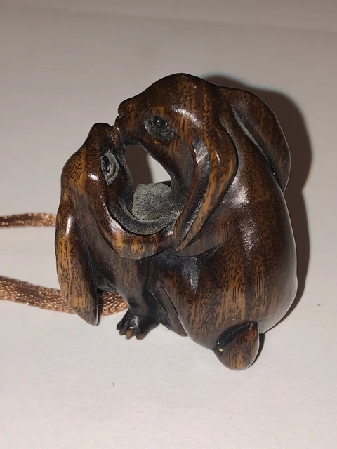 ANTIQUE/VINTAGE JAPANESE NETSUKE Two Kissing Rabbits/ Hares Signed £39. ...