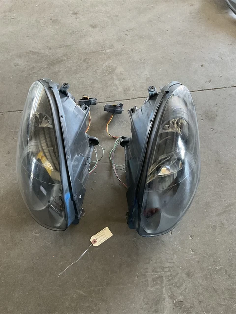 05-06 Infiniti G35 Sedan DTMOTO L&R Headlights PARTS ONLY IN2502122 IN2503122