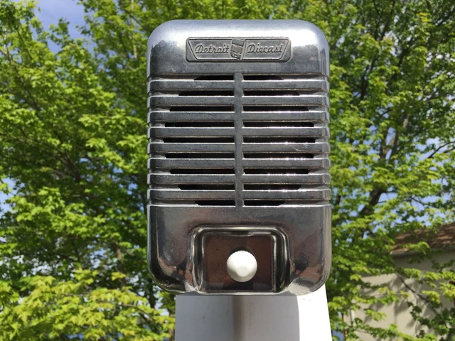 1960 Single Mark II Drive-In Movie Car Show Prop Speaker Casting With White Knob