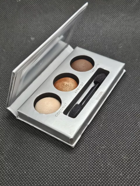 Trío paleta de sombras de ojos Laura Geller (coco, albaricoque y trufa) 0,01 oz