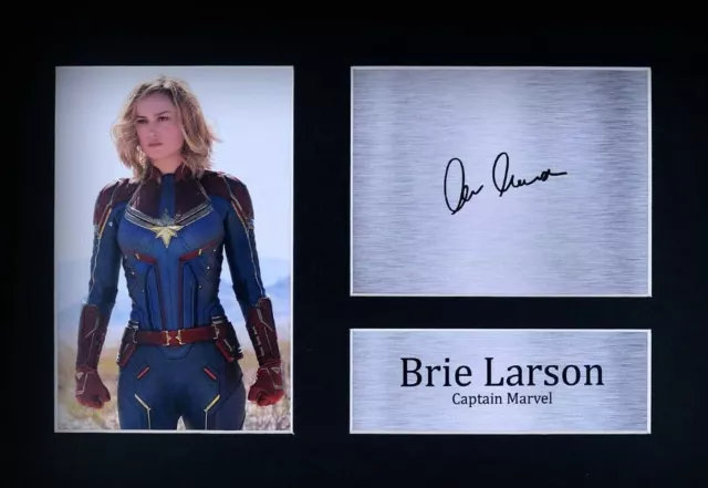 Brie Larson Captain Marvel Poster Mit Autogramm 45X32Cm