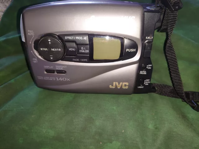 JVC GR AX860E Video Camera With Case Logic Case. No Battery