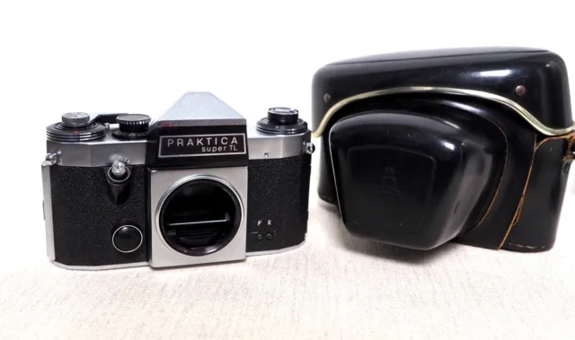 PRAKTICA Super TL 35mm Film Spiegelreflexkamera Gehäuse nur mit Case M42 Halterung