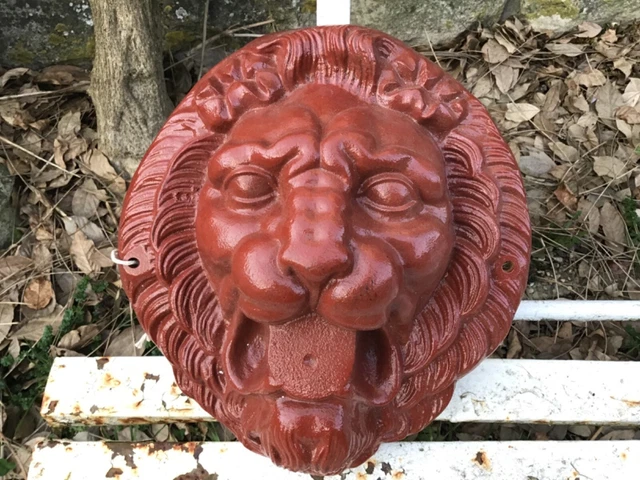 Denise - Fontaine murale tête de lion en fonte | Harmonie du Logis