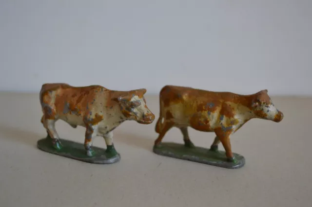 Anciens santons alu peint vache et taureau figurine jouet ancien h 4,5 l 9