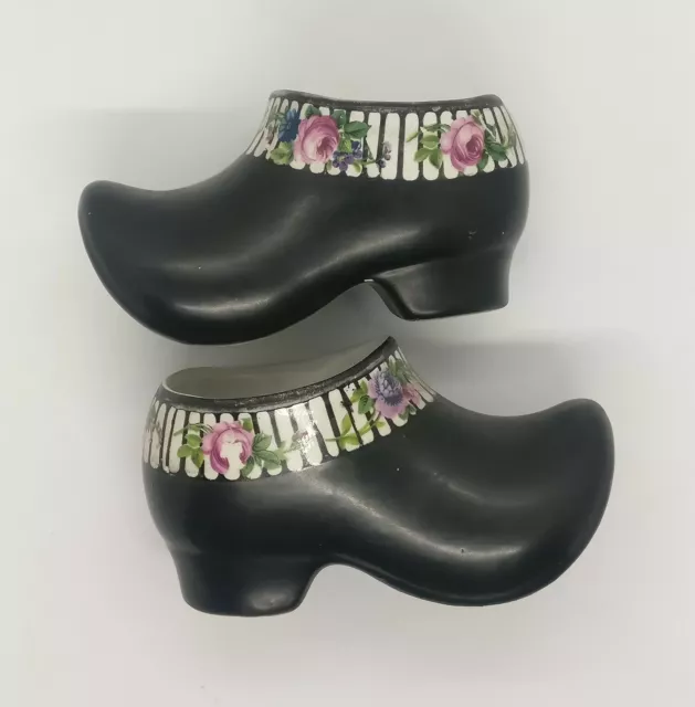 Lovely pair of Art Deco (circa 1930), Wilkinson Pottery, ceramic clog planters