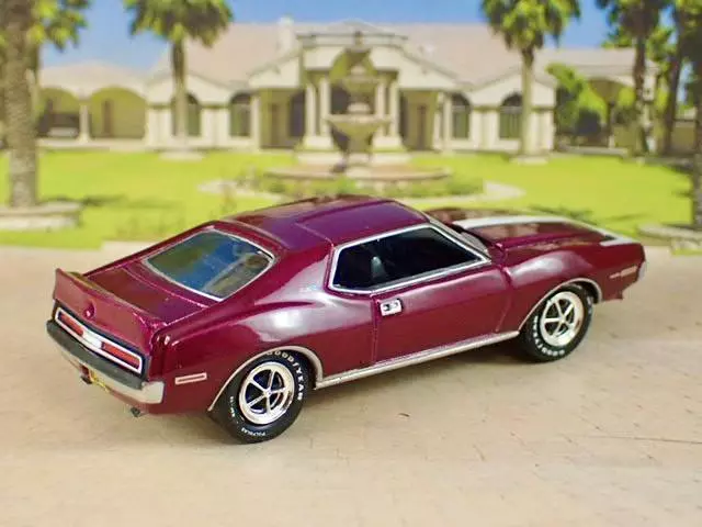 2nd Gen 1971 American Motors Corp AMX Javelin 401 CI V-8 1/64 Scale Ltd Edit V